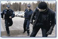 Kyt?t on poliiseja.